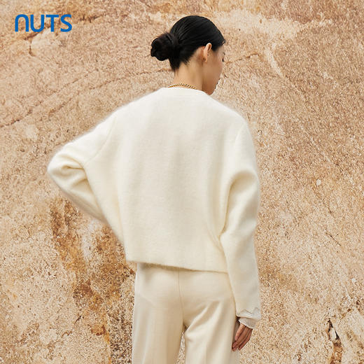 NUTS秋冬款米白色气质百搭软糯设计感蕾丝拼接针织衫女342052271 商品图4
