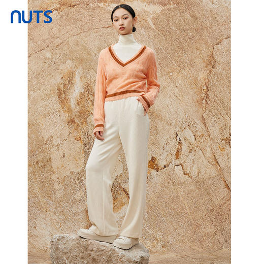 NUTS新款V领时尚气质撞色慵懒保暖毛织套头衫女335052266 商品图4