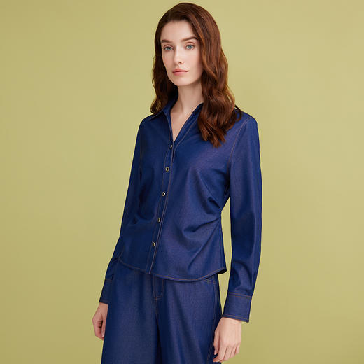 EITIE爱特爱复古百搭显瘦V领收腰短款牛仔衬衫上衣春季新款A2509505 商品图3