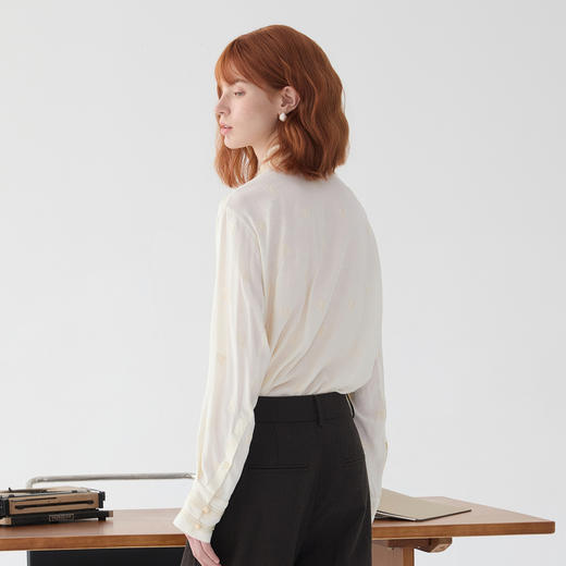 谜底提花衬衫长袖女2025春新品通勤风柔美宽松盘口衬衣251MC0100 商品图2