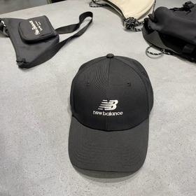 【云粉节】  【新品】7楼 NewBalance棒球帽吊牌价：249元