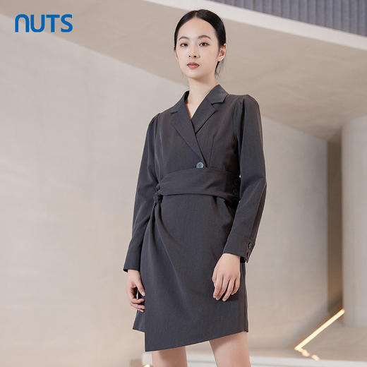 NUTS灰色复古气质通勤收腰设计感西装短款长袖连衣裙女241103174B 商品图0