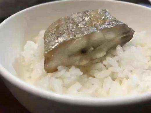 风干带鱼 1斤装(舟山雷达网带鱼制作) 选择深海雷达网油带鱼，洗杀去头尾，西北风吹干7-8成干，油么么，香喷喷的风干带鱼就做好了。 商品图2