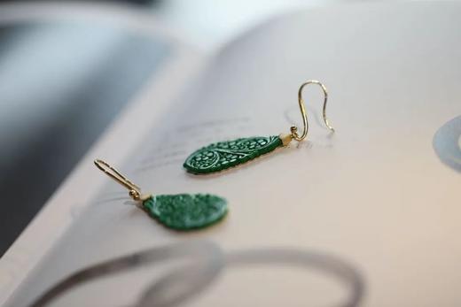 绿如意和绸缎金 ｜干青黄金耳钩 商品图3