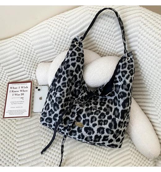 灰豹纹双面腋下包 商品图3