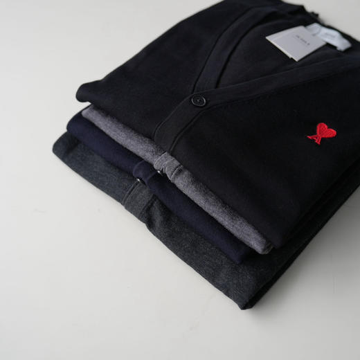 【1月6日  下午15:00 秒杀】AMI 经典常青款 秋冬款 纯羊毛 男女同款 V领开衫   100%纯羊毛 超精细羊毛 商品图9