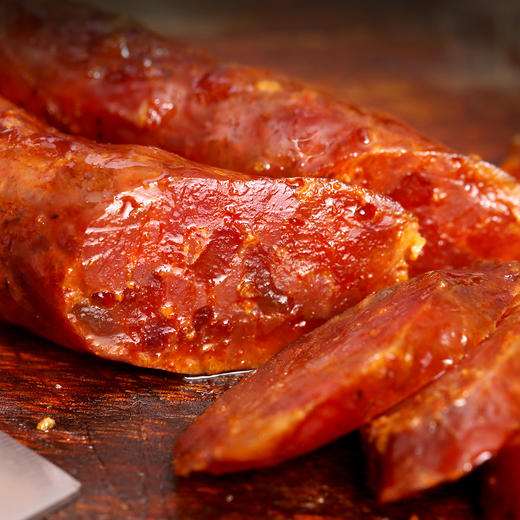 川味麻辣香肠 | 选用青川大山跑山猪 八分瘦二分肥 无淀粉纯猪肉 新鲜猪肉制作非冻肉 非绞肉罐装 肉质清晰可见 商品图3