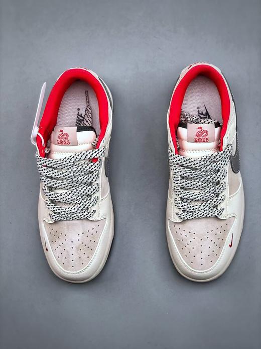 蛇年🐍限量发售！#蛇年先行者公司级 # SB Duck low“白灰蛇鳞高奢蛇年定制款” 商品图1