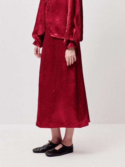 LIYIHAN红之绸丨25春新年醋酸缎面压褶半身裙女显瘦直筒包臀长裙 商品图2