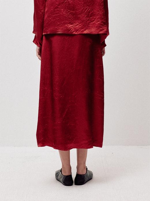 LIYIHAN红之绸丨25春新年醋酸缎面压褶半身裙女显瘦直筒包臀长裙 商品图4