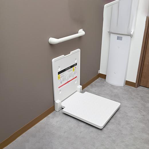 mommy's helper 日本进口服装店公共卫生间儿童女生换鞋试衣穿裤袜防滑踏步板 商品图1