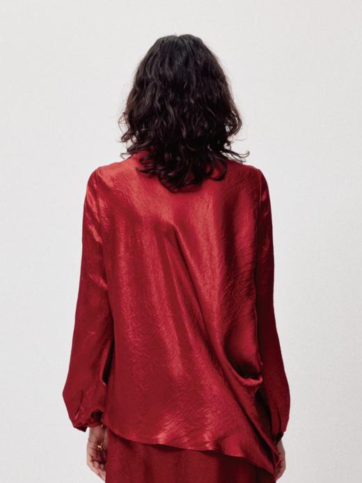 LIYIHAN红之绸丨25春新年醋酸解构上衣压褶缎面垂感衬衫斜下摆 商品图5