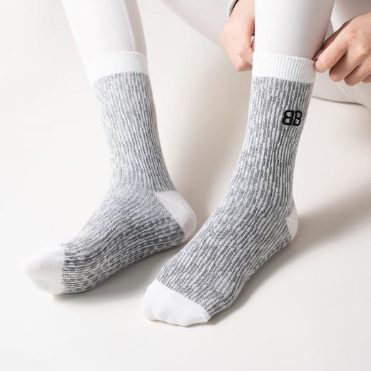 【5双起批，10双以上包邮】新款女瑜伽袜小腿袜ins潮百搭日系时尚运动普拉提袜刺绣B字堆堆袜 商品图5