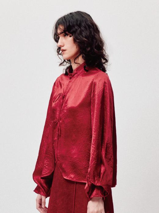 LIYIHAN红之绸丨25春新年新中式醋酸立领上衣缎面压褶垂感衬衫 商品图1