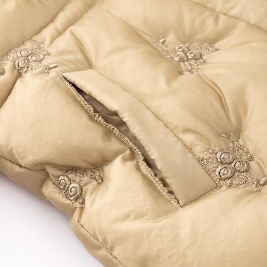 【MQD】女童冬季精致花朵刺绣小香风翻领羽绒服 商品图9