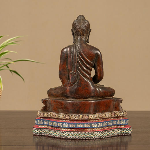 清 沉香木雕释迦摩尼佛像 商品图1