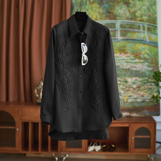 【高货wl】全新升级【铂金会员330/天猫439/差价109】(40004) 洛诗琳春秋新款精致高级感翻领刺绣长袖衬衫 商品图5