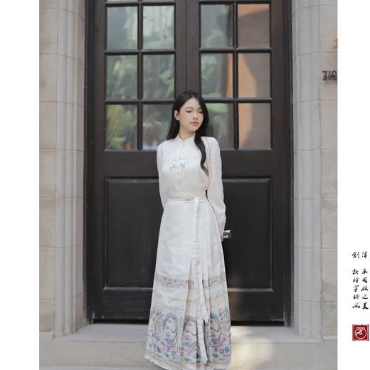 【鸾蕖.月白】白色国风刺绣素雅高级马面裙套装日常优雅新中式 商品图0