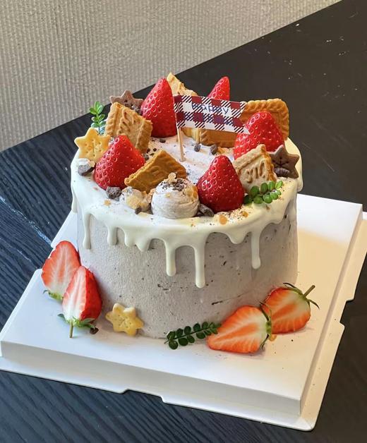 海盐奥利奥草莓蛋糕 商品图0