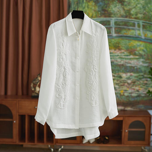 【高货wl】全新升级【铂金会员330/天猫439/差价109】(40004) 洛诗琳春秋新款精致高级感翻领刺绣长袖衬衫 商品图6