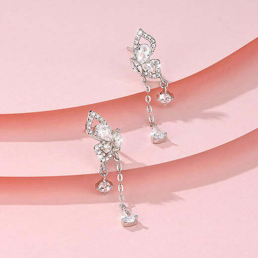 卡蒂罗/KADER 接住招财的蝴蝶玄学 半翼蝴蝶耳环 星光流苏优雅仙气秋冬穿搭单品 满钻闪耀吸睛设计耳饰 商品图5