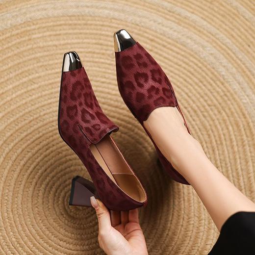 【预售5天】时尚粗跟尖头深口单鞋春秋新款头层豹纹牛皮铁头单鞋LD&7245 商品图0