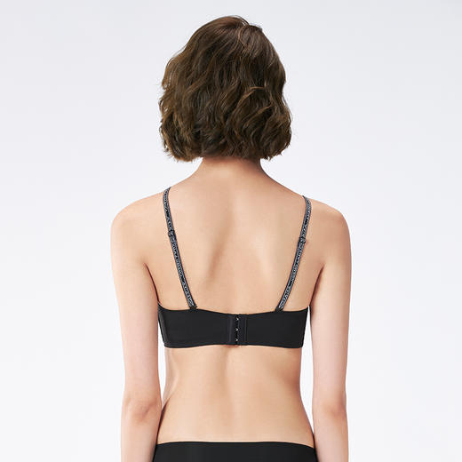 【代言人同款】都市丽人女神杯内衣软尺码中厚泳布无痕树脂胶圈常规文胸LBH1A1 商品图8