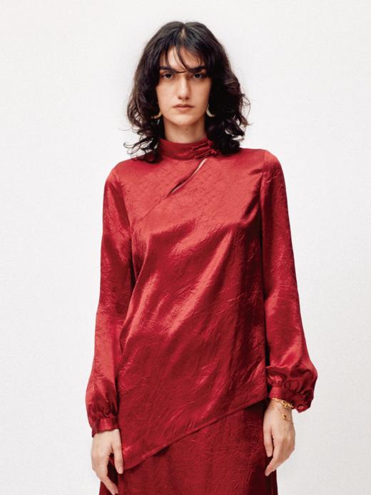 LIYIHAN红之绸丨25春新年醋酸解构上衣压褶缎面垂感衬衫斜下摆 商品图2