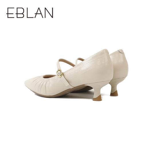 伊伴时尚女单鞋B25111730 商品图3