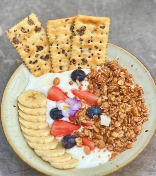 🌷【Anemon3爱你们饼干礼盒系列🌟】 1.浓郁焦糖风味，清口酥脆，✨ 2.盒马同款黑麦海盐苏打饼干，0香精、0蔗糖、 🌈 3.火爆全网的Anemon3 岩烧芝士饼干，💕 商品图4