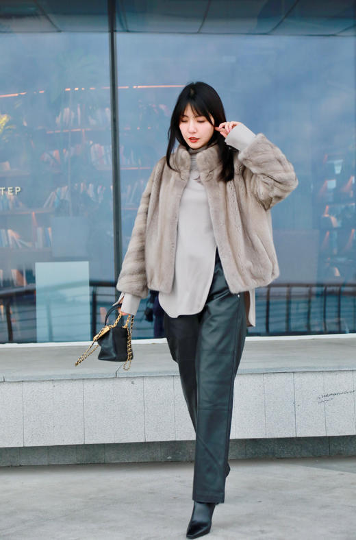 MAISON COVET 复古立领水貂皮草外套 商品图3