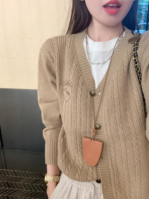 <曾小咸推荐>微信粉丝秒杀专场 仅此今天 活动结束下架【质感miu风】2色毛织开衫 日常169.99/件 立减80 秒杀89.99/件！！ 商品图3