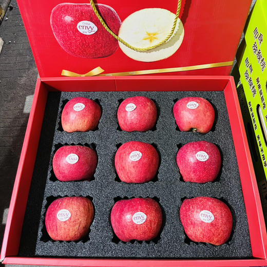 精选爱妃苹果  礼盒9个装   脆甜可口 商品图1