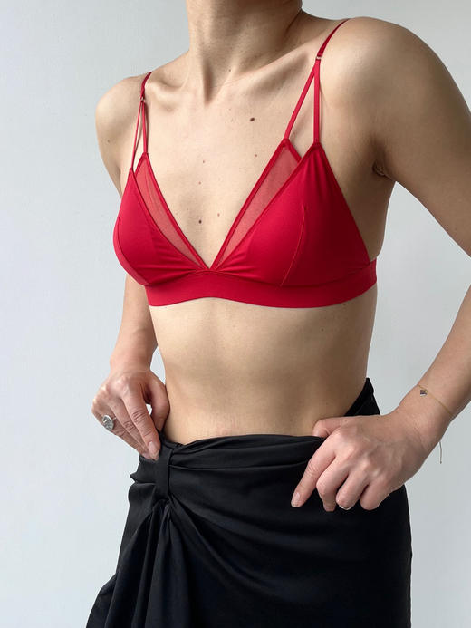 LOAM｜重塑 环保网纱三角杯  [ 水光白 / 夜幕黑 / 暖柔沙 / 晴空蓝 / 浓咖棕 ] 商品图1