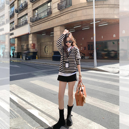 <曾小咸推荐> 黑色条纹连帽毛衣 商品图3