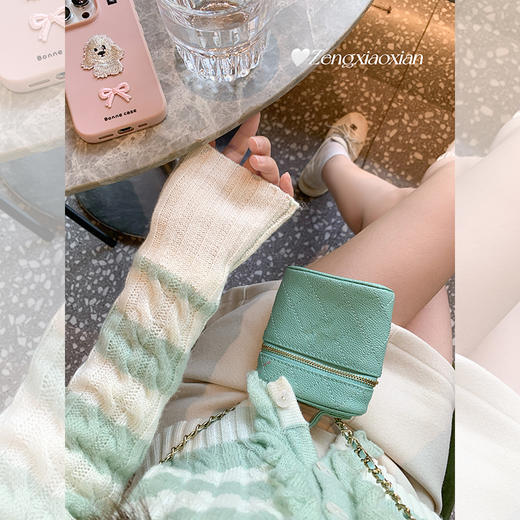 【169元任选2件】最后一波现货！设计感修身短款条纹系扣毛织衫 商品图1