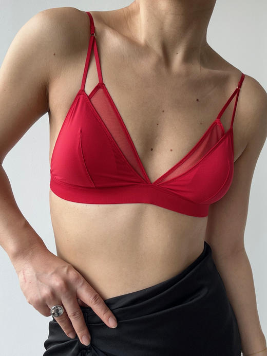 LOAM｜重塑 环保网纱三角杯  [ 水光白 / 夜幕黑 / 暖柔沙 / 晴空蓝 / 浓咖棕 ] 商品图9