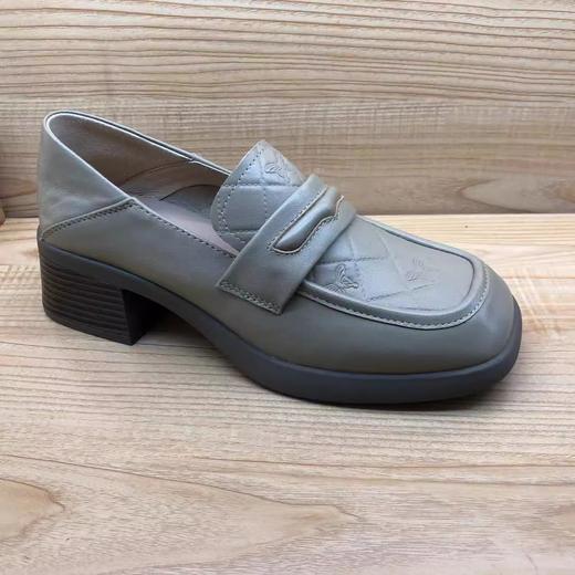 豪行春季新款时尚软底真皮粗跟方头乐福鞋女单鞋24112503 商品图1