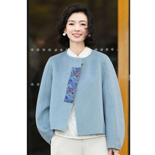西子/【冬日来信】五彩鱼鳞纹双面穿高支澳毛短大衣/DYBH867 商品图1