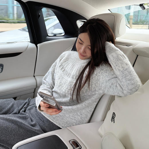 ROMI STUDIO“冬日松弛”费尔岛绒面花纱肌理感套头毛衫RWBWSY1586 商品图2