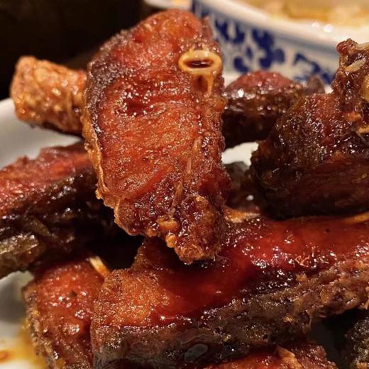 上海70年老字号-节日冷菜【甄选鱼身中段-上海本帮熏鱼】酱香浓郁，真材实料，每袋固体物＞80%，表皮焦黄酥脆，肉质先嫩多汁，鲜香浓郁，沪上800+门店💗新鲜鲢鱼制作！营养丰富❗ 商品图9