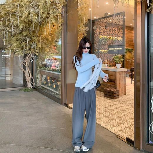 【99元任选2件】新品现货秒杀！卖完下架不再补 ！微信粉丝打折价！！ 2色下摆花边高领T恤打底衫 商品图1