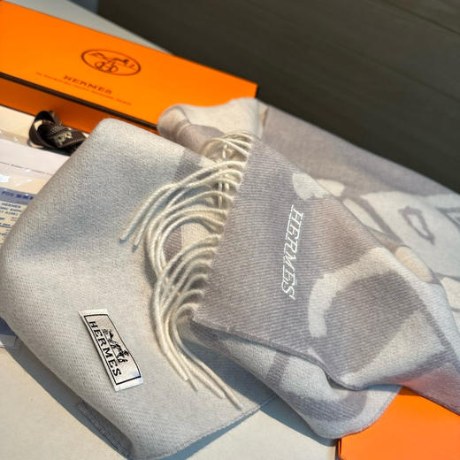 秋冬特惠💰260 爱马仕围巾重磅推荐 羊毛材质 非常保暖 商品图6