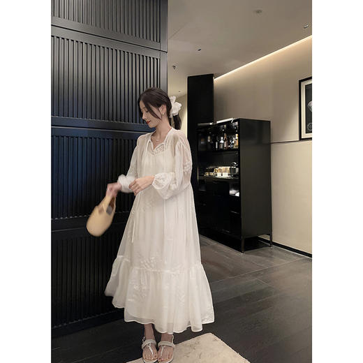 EKOOL4/28新品【月下白茶花】仿真丝V领连衣裙+吊带裙叠穿两件套 商品图2