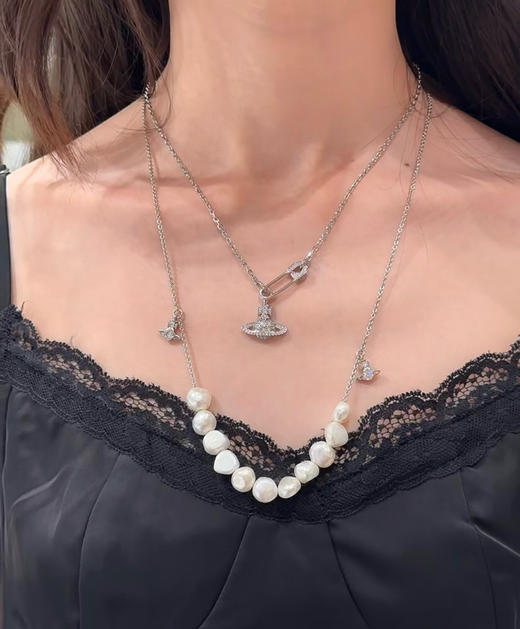 1029-7 圆正 无包装 西太后土星别针吊坠 项链 商品图4