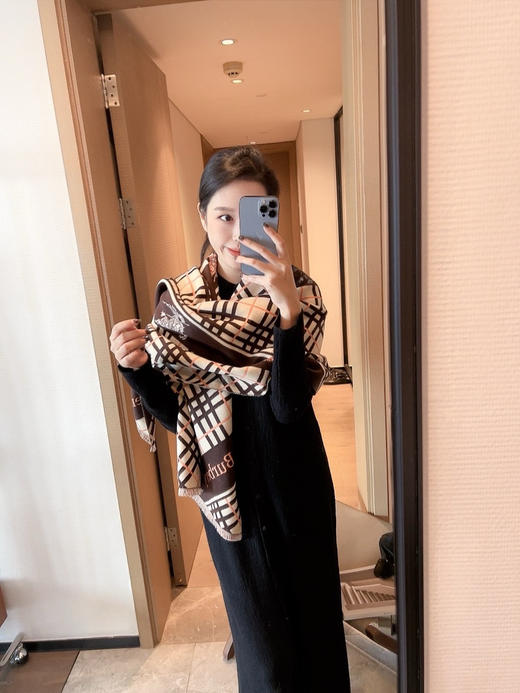 秋冬特惠💰150 巴宝莉围巾 女神及日常都非常好搭配的款 商品图0