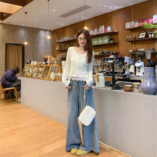 <曾小咸推荐>韩式蕾丝边勾花系扣小衫上衣 商品图6