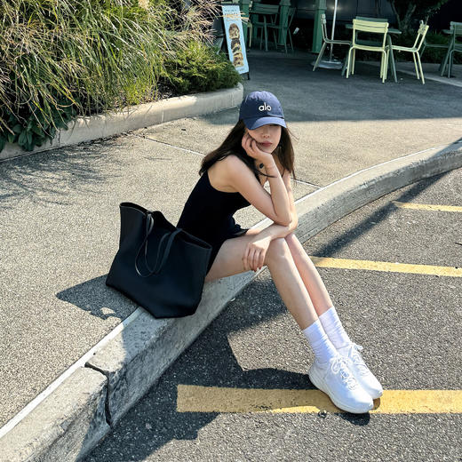 ROMI STUDIO“松弛自上”100头层牛皮拼羊皮小号托特包 RWBLP31642 商品图1