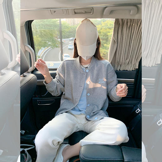 <曾小咸推荐>韩系休闲灰色后背字母绣花外套 商品图4