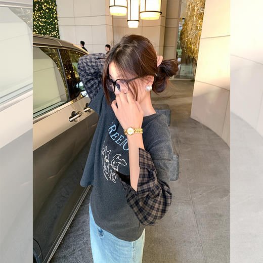 <曾小咸推荐>设计感假两件2色袖子拼接宽松T恤 商品图5